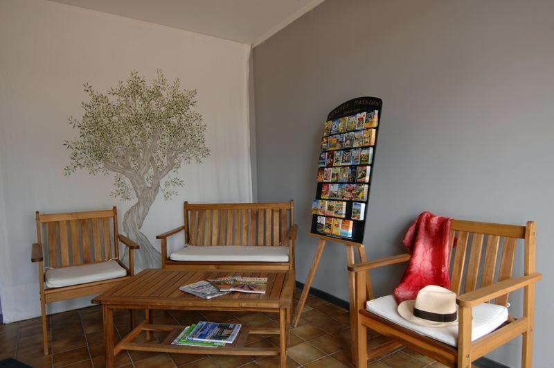 Hotel Le Lagon Rochefort-du-Gard Luaran gambar